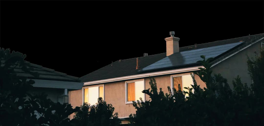 Salón de una vivienda con luz natural